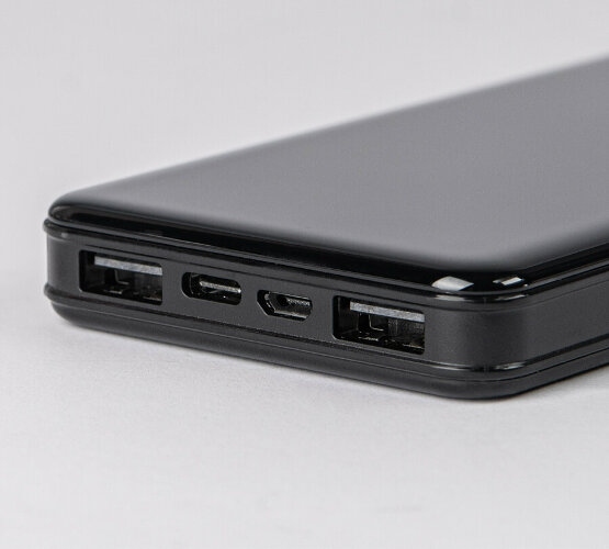 Универсальный аккумулятор OMG Sleek 10 (10000 мАч), черный, 14х6.8х1,5 см