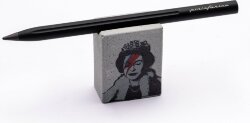Набор Pininfarina Banksy Lizzy Stardust: карандаш SMART с бетонной подставкой