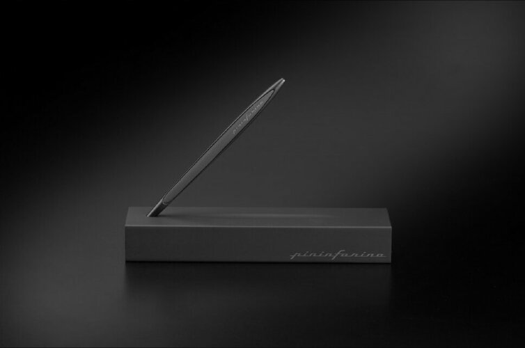 Вечная ручка Pininfarina Cambiano, черный